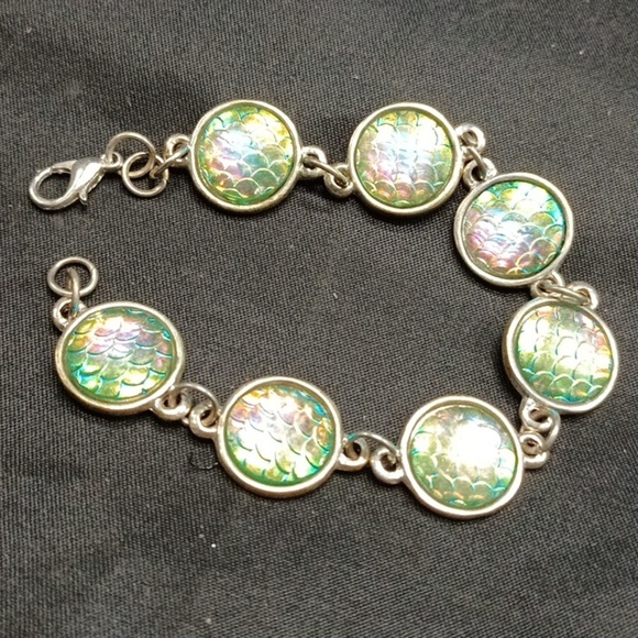 Mermaid Scale Iridescent Bracelet - Picture 1 of 2